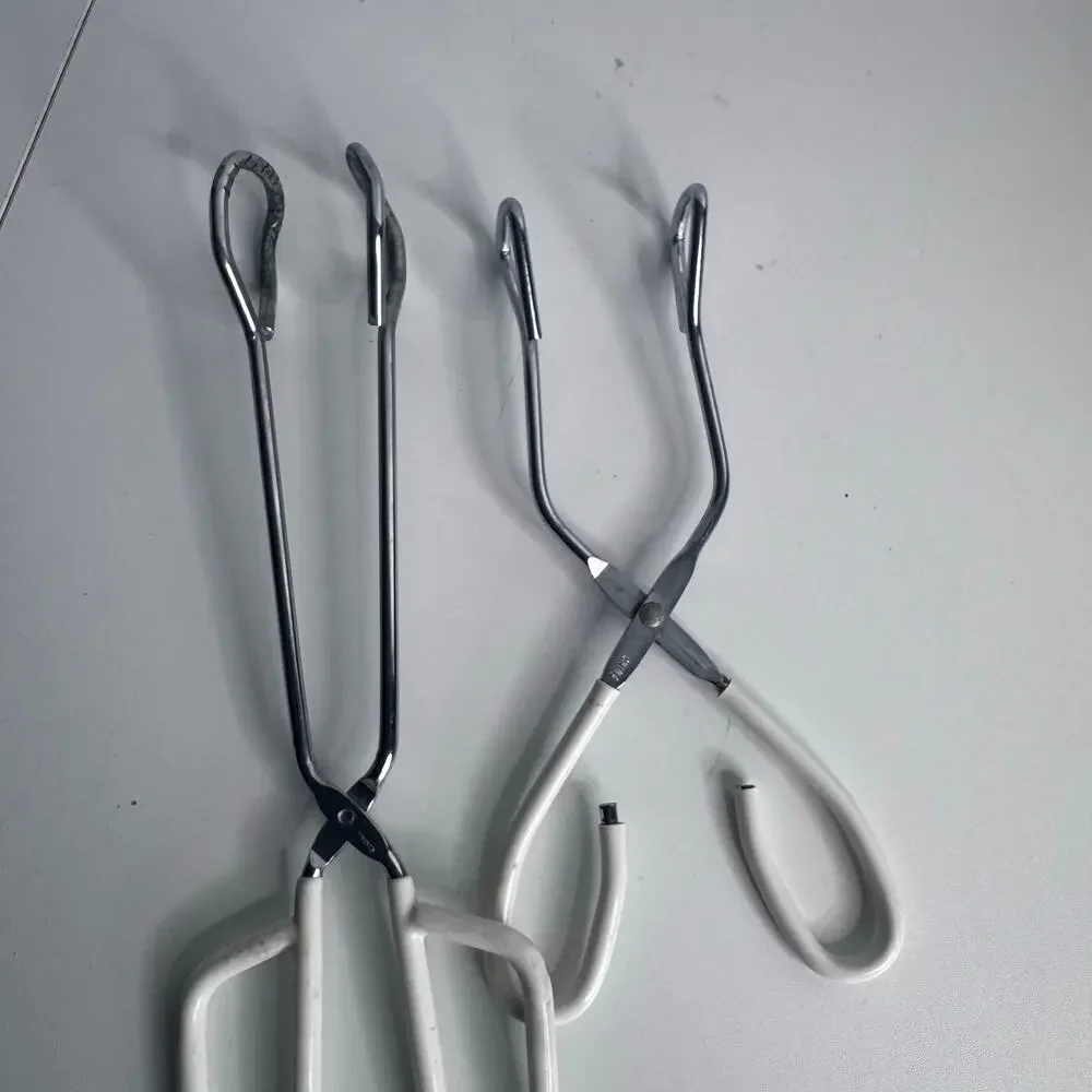 Vintage Set of 2 Rubber Coated Kitchen Tongs 11in & 9in Unbranded
